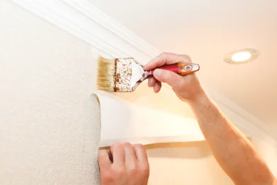 Pose de papier peint à Coulomby — revêtements muraux et toiles de verre